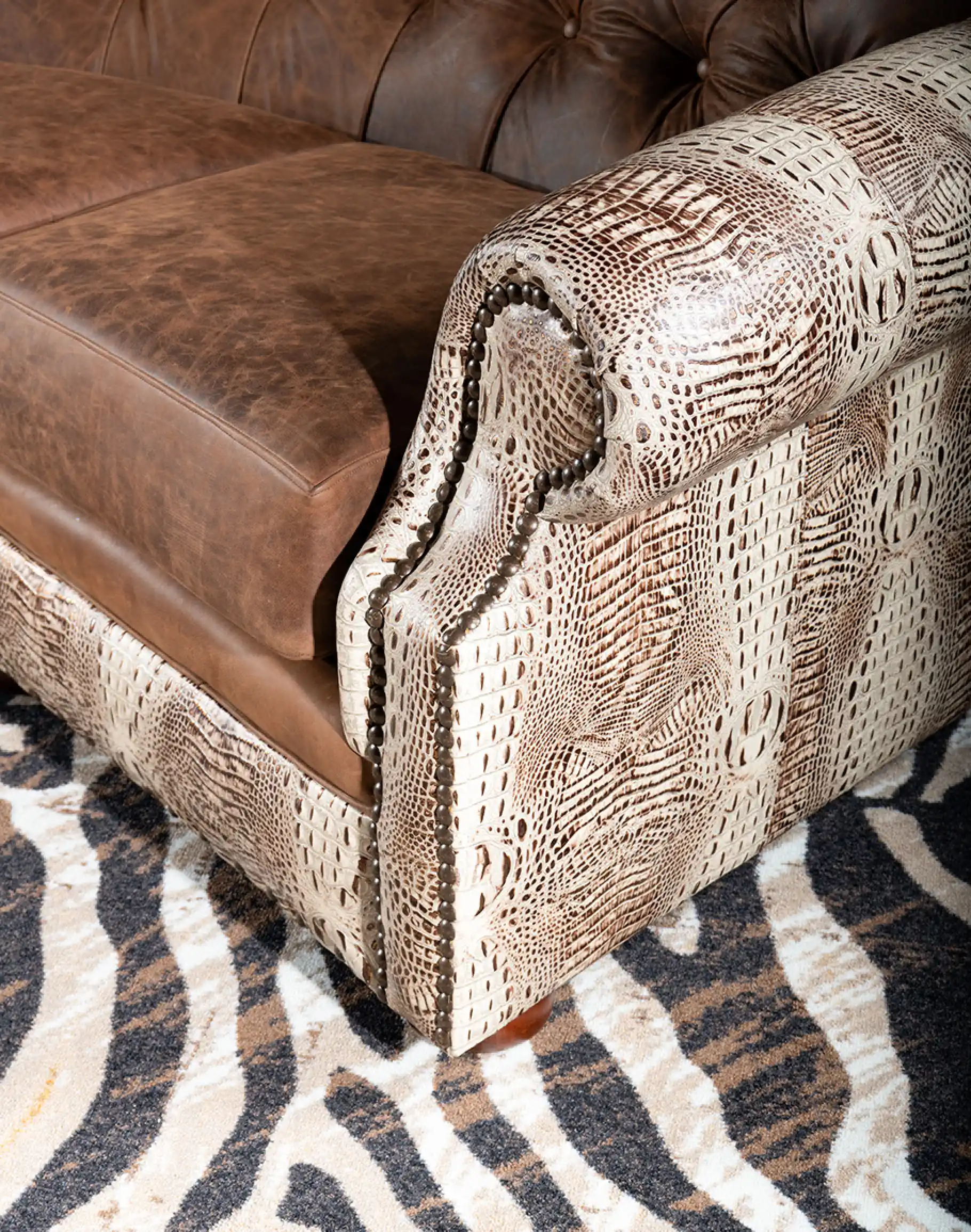 Bonanza Ivory Croc Curved Leather Sofa - Image 5